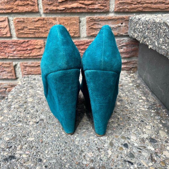 Loved, Great Condition Women's Aldo Teal Suede Wedges Size 8 - Picture 4 of 5